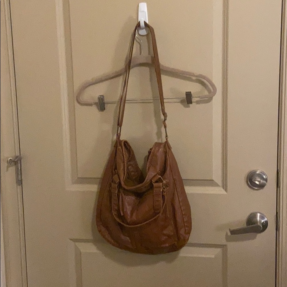 🐈Soft tan leather cross body hobo bag